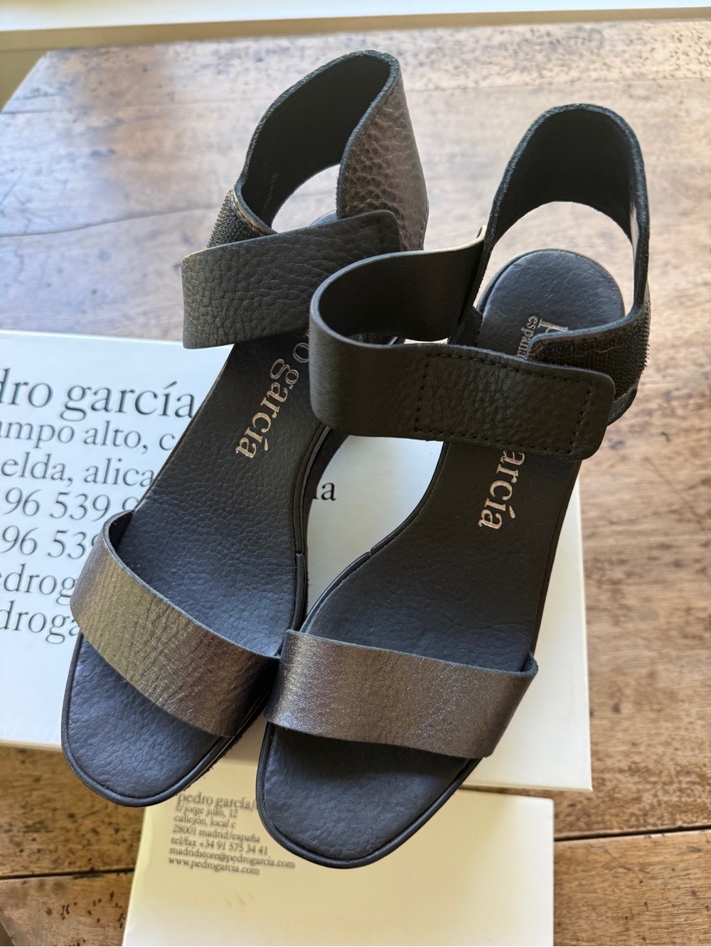 Pedro Garcia silver metallic and Black suede Slingback Sandals